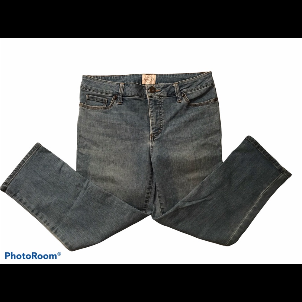 St. John’s Bay Woman’s Crop Jeans Size 6